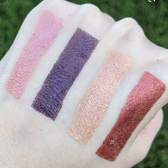 New Kaleidoscope Eye Shadow Quad Heaven's Vault - Picture 10 of 17